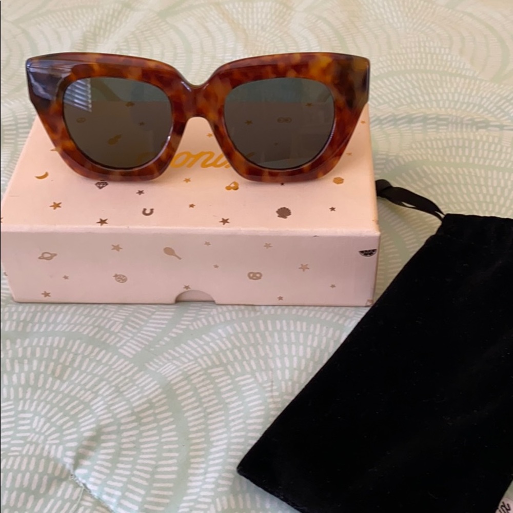 Sonix “Tokyo Dream”Sunglasses 🕶